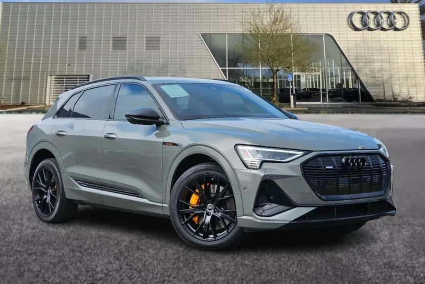 2023 Audi e-tron Prestige photo 1