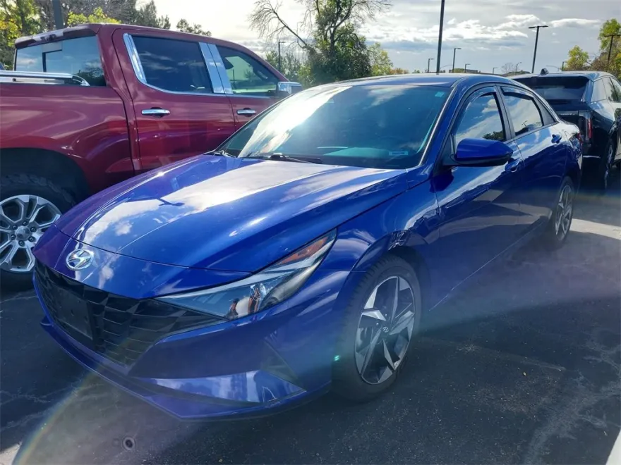 2023 Hyundai Elantra SEL Convenience photo 1