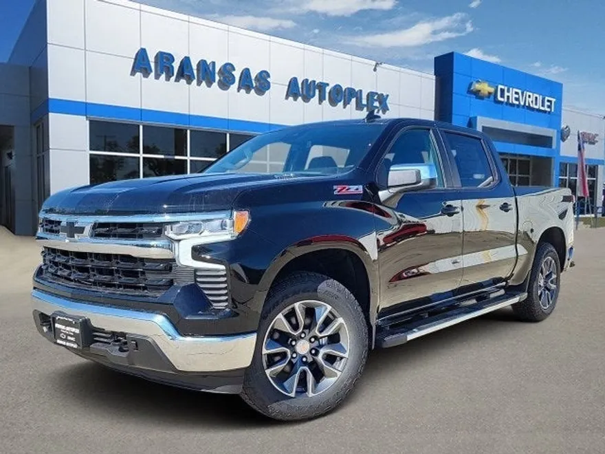 2025 Chevrolet Silverado 1500 LT photo 1