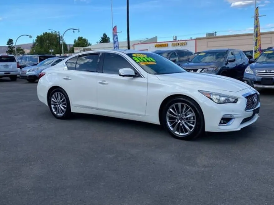 2022 Infiniti Q50 LUXE photo 1