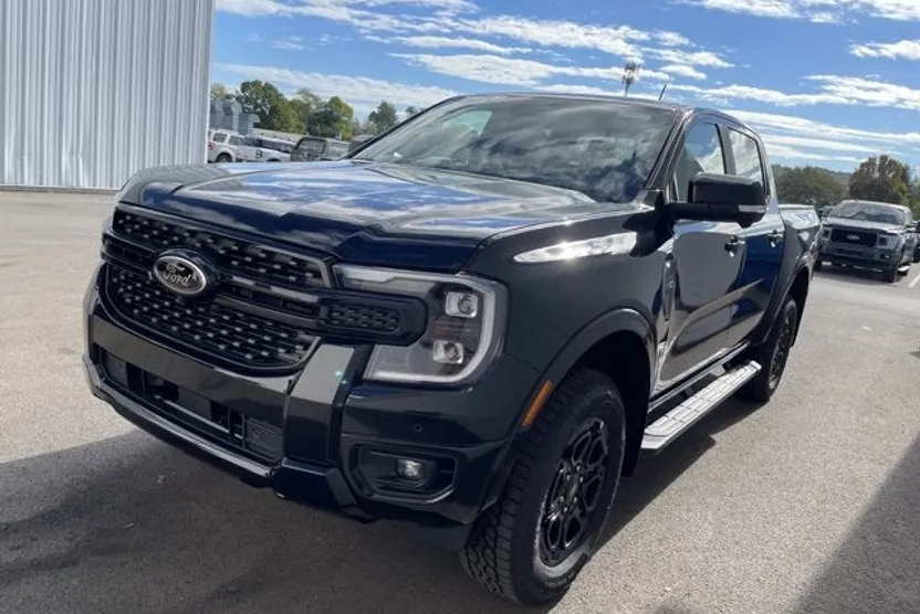 2025 Ford Ranger Lariat photo 1