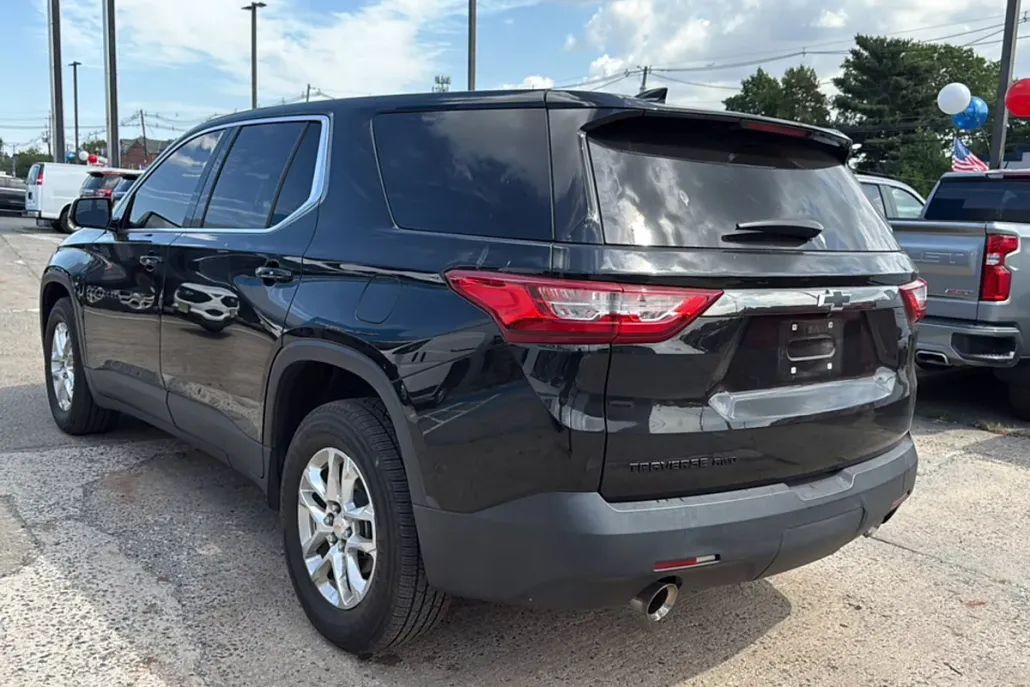 2019 Chevrolet Traverse LS photo 1