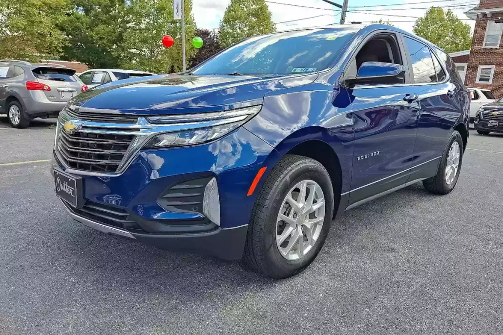 2022 Chevrolet Equinox LT photo 1