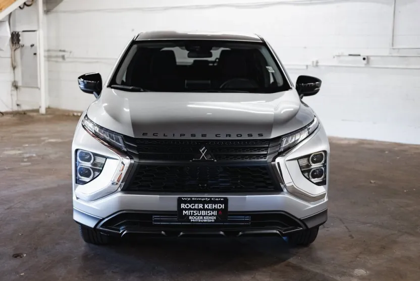 2025 Mitsubishi Eclipse Cross LE photo 1