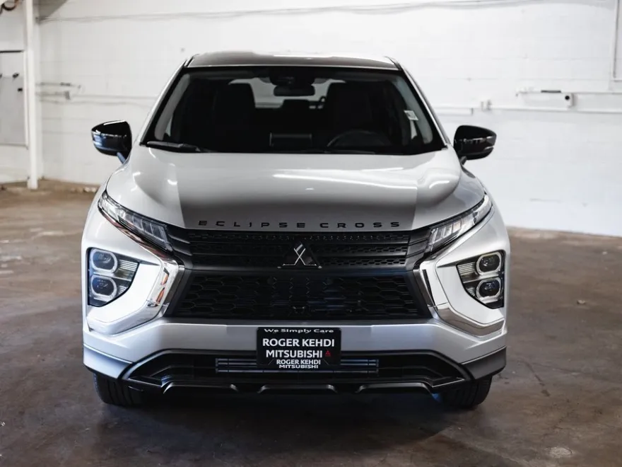 2025 Mitsubishi Eclipse Cross LE photo 1
