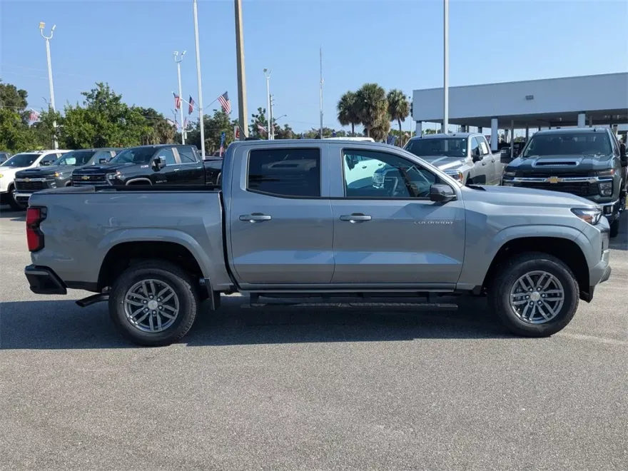 2026 Chevrolet Colorado LT photo 1