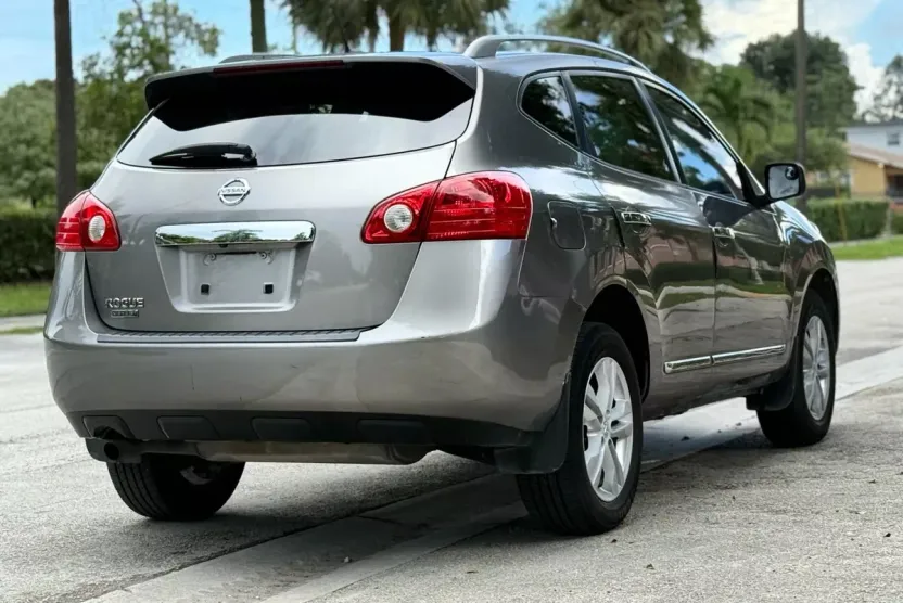 2015 Nissan Rogue Select photo 1