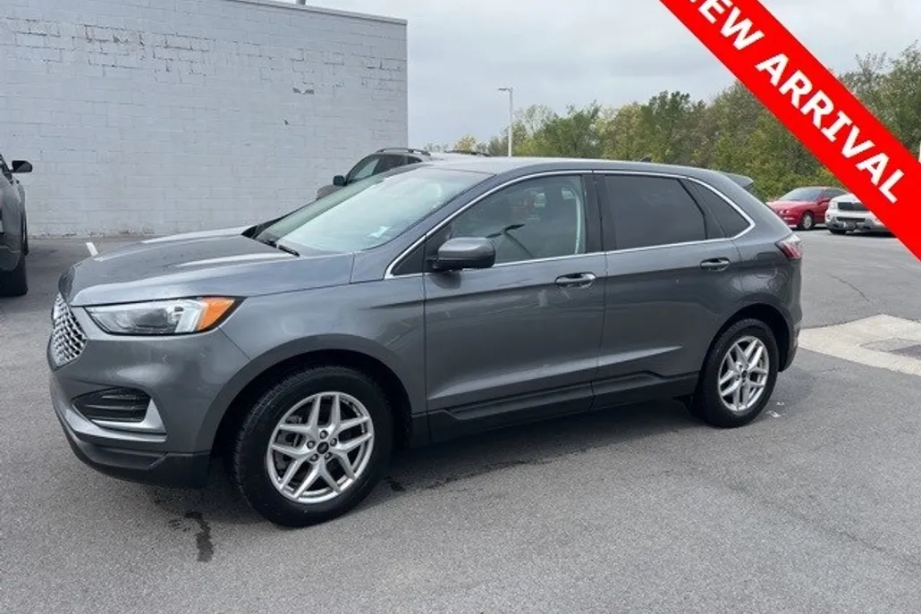 2024 Ford Edge SEL photo 1