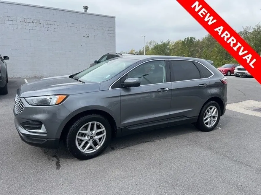2024 Ford Edge SEL photo 1
