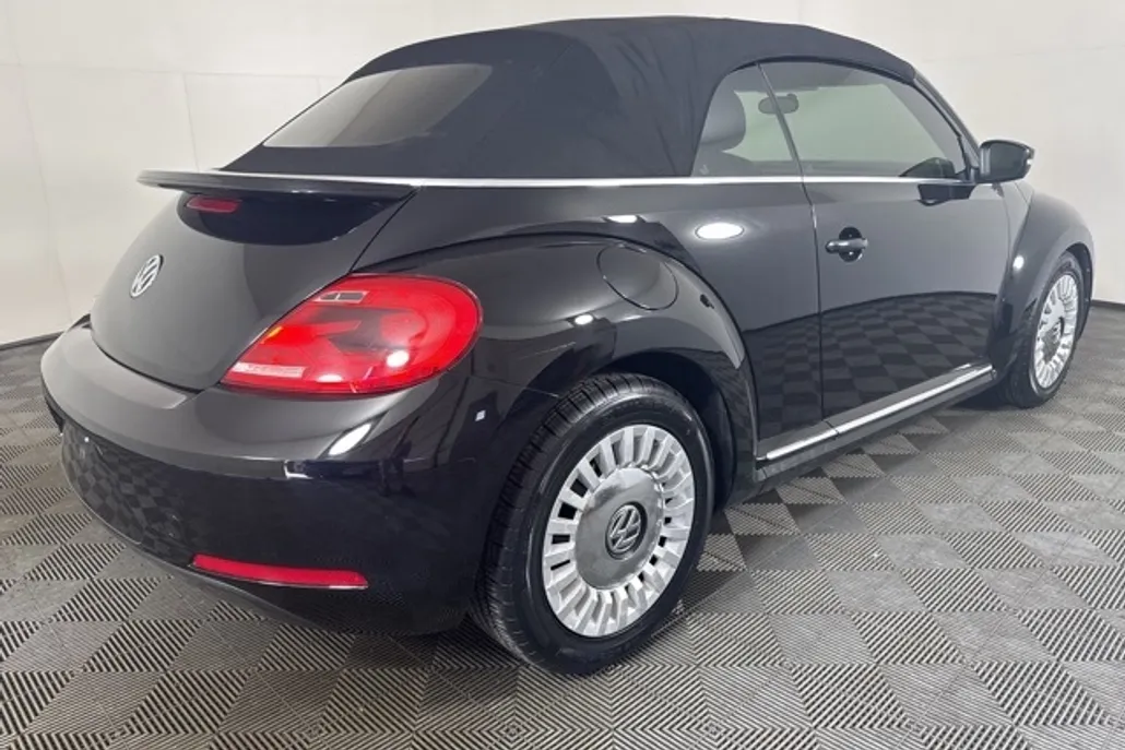 2015 Volkswagen Beetle 1.8T photo 1