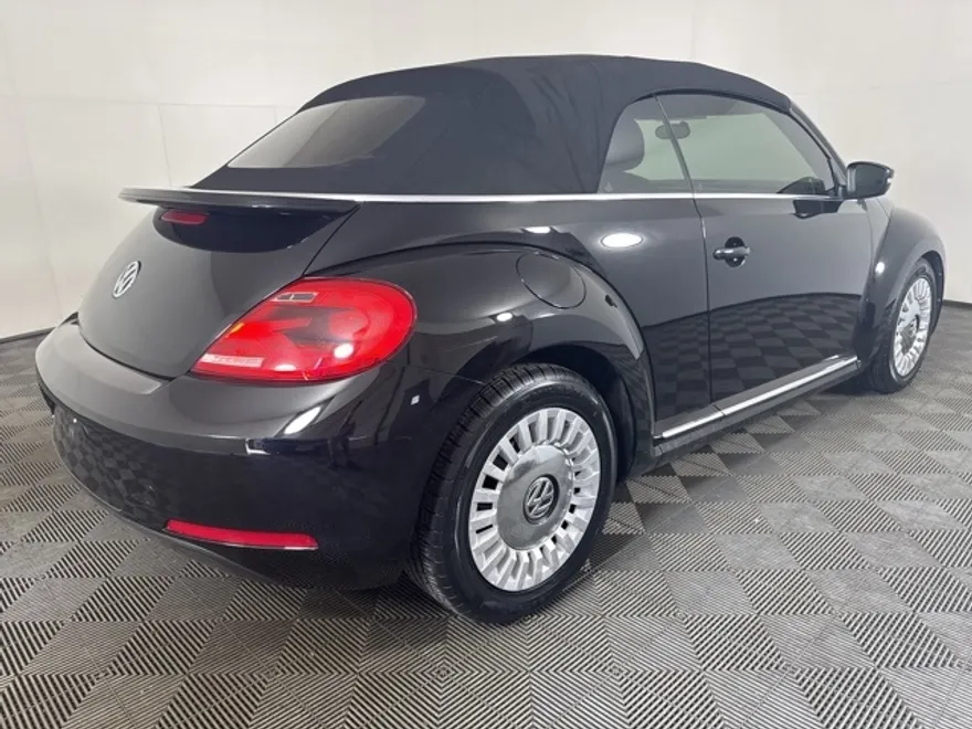2015 Volkswagen Beetle 1.8T photo 1