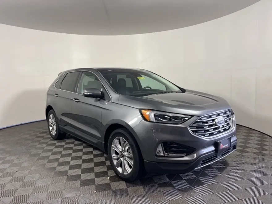 2023 Ford Edge Titanium photo 1