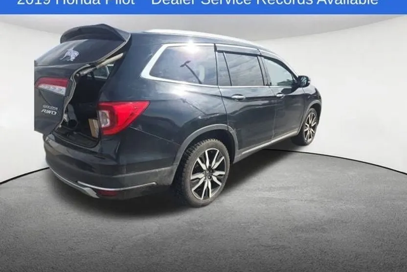 2019 Honda Pilot Touring photo 1