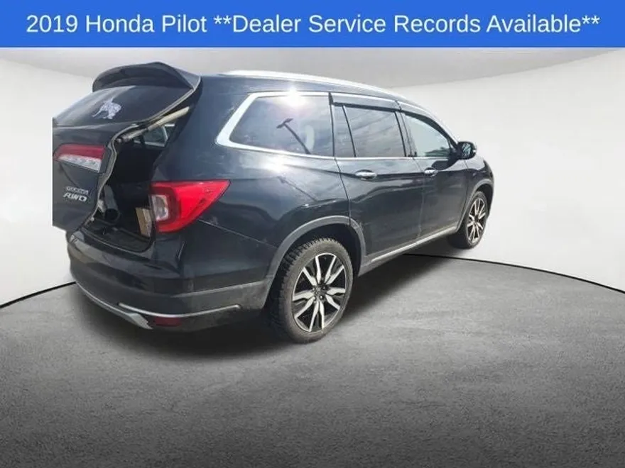 2019 Honda Pilot Touring photo 1