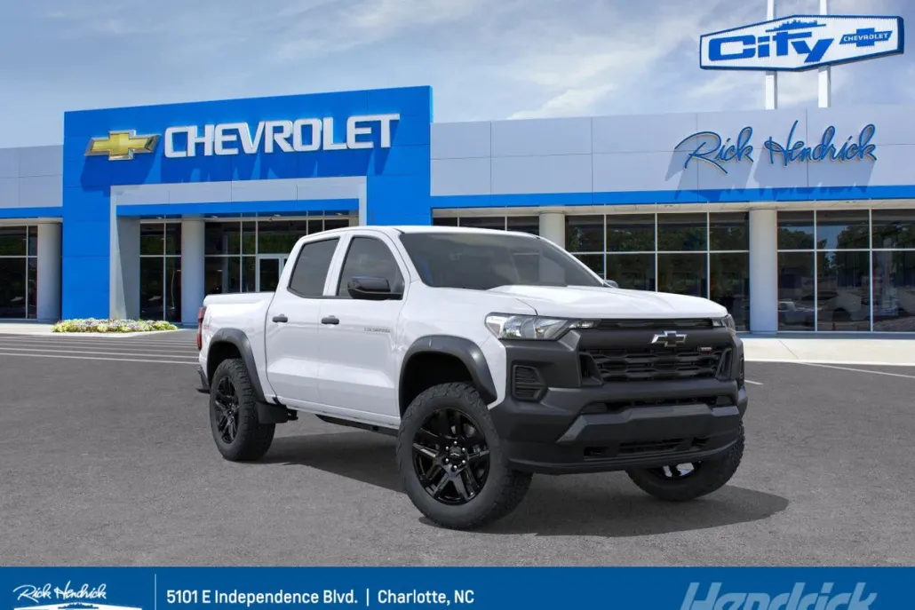 2025 Chevrolet Colorado Trail Boss photo 1