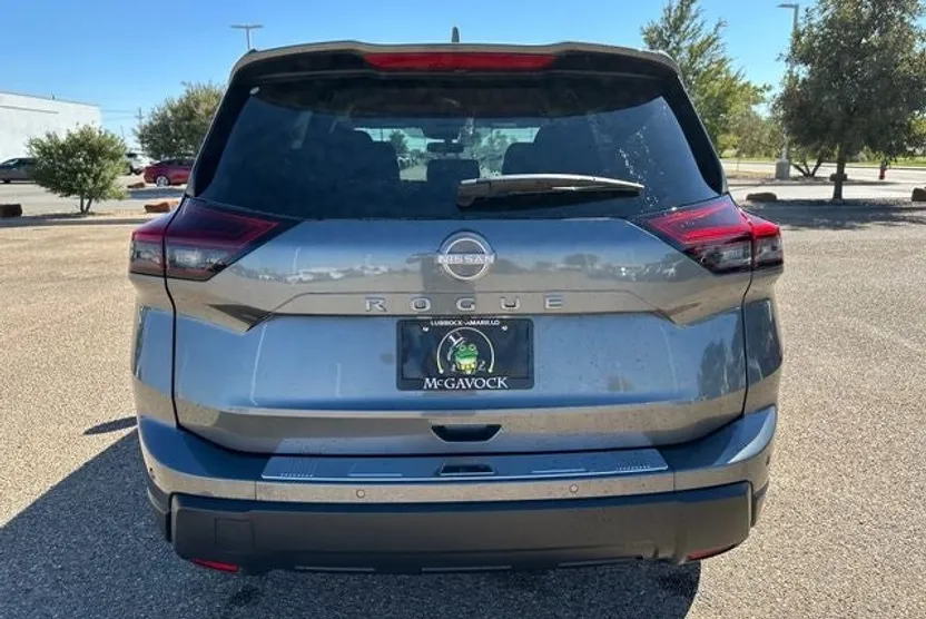 2026 Nissan Rogue SV photo 1