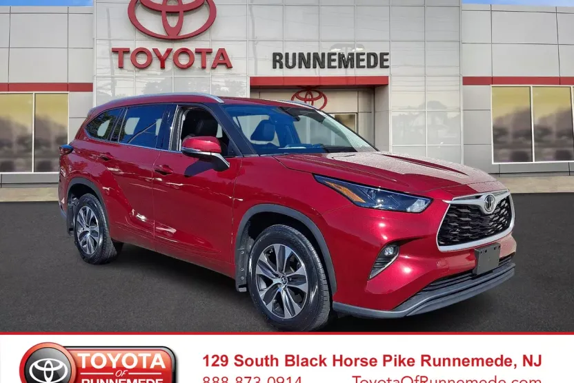 2022 Toyota Highlander XLE photo 1