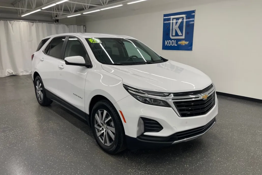 2022 Chevrolet Equinox LT photo 1