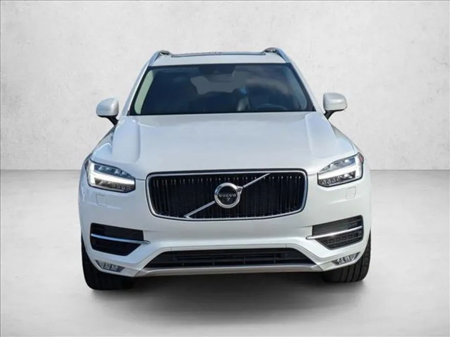 2019 Volvo XC90 T6 Momentum photo 1