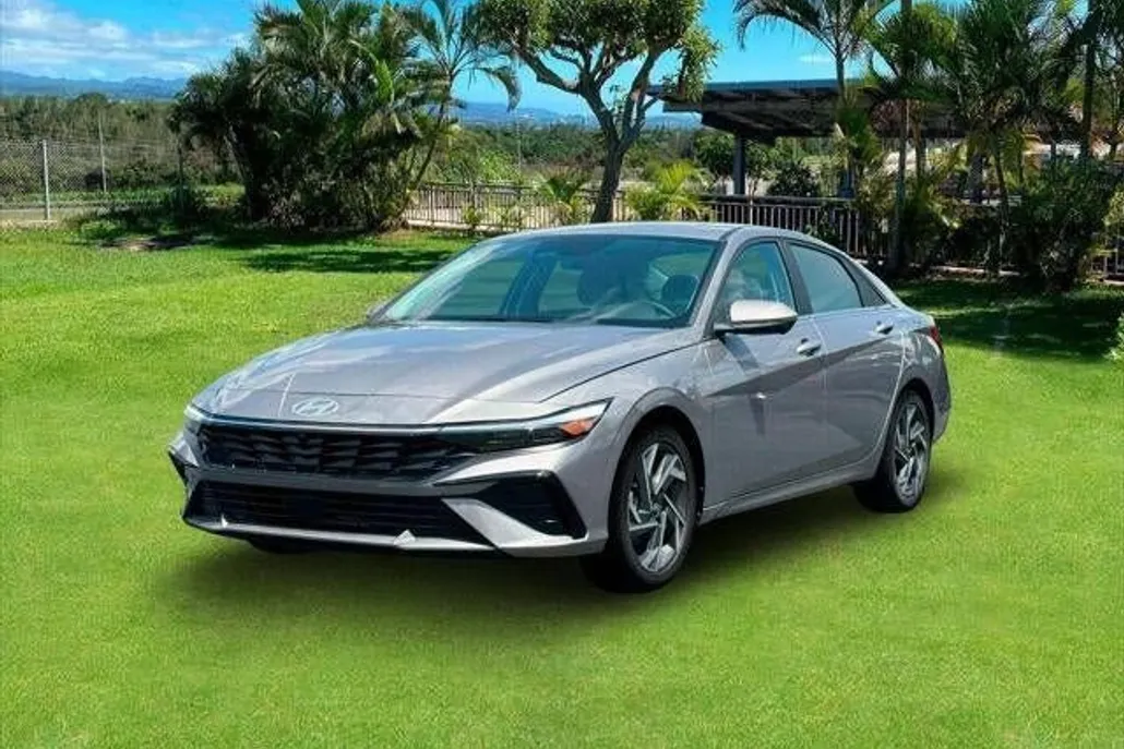 2025 Hyundai Elantra Limited photo 1