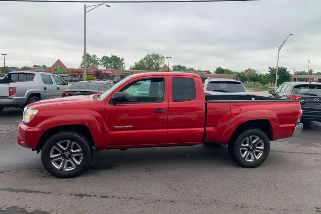 2013 Toyota Tacoma SR5 4x4 photo 1