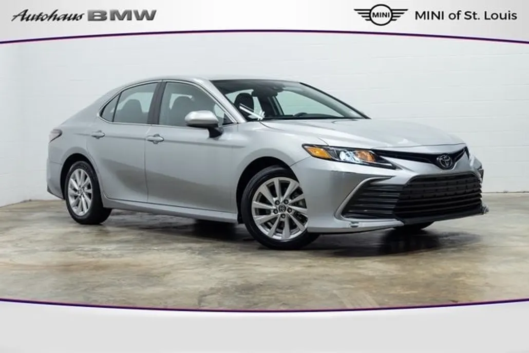 2024 Toyota Camry LE photo 1