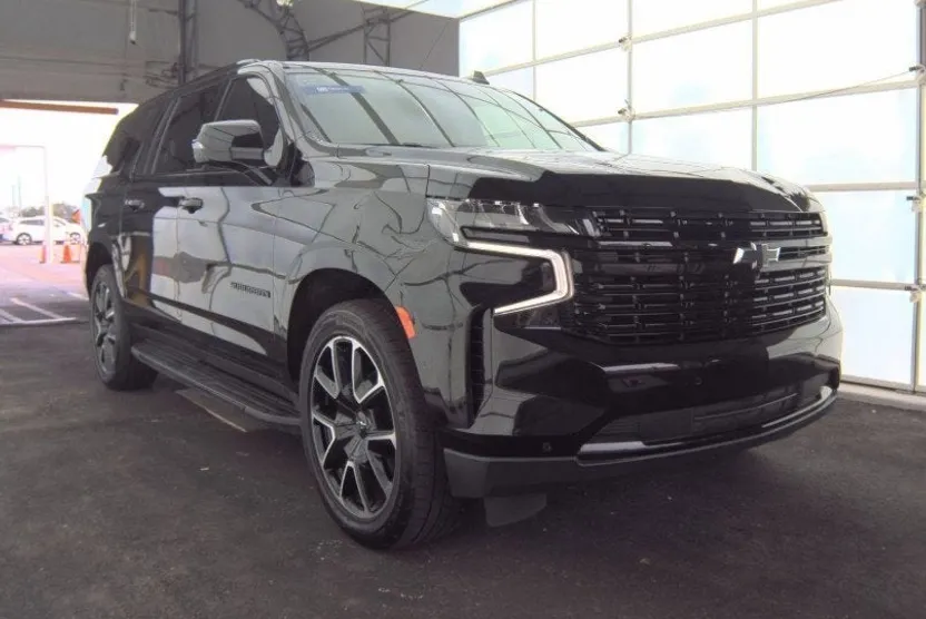 2023 Chevrolet Suburban RST photo 1