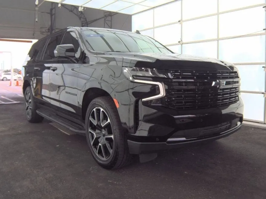 2023 Chevrolet Suburban RST photo 1