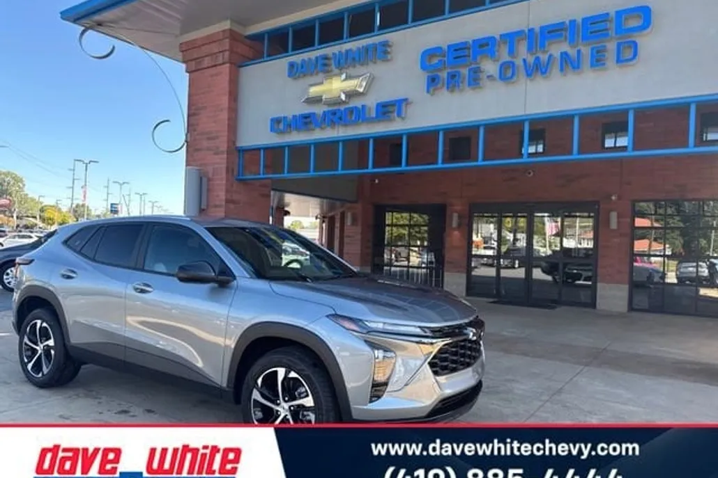 2025 Chevrolet Trax photo 1