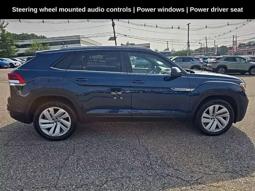 2022 Volkswagen Atlas Cross Sport V6 SE Technology photo 1