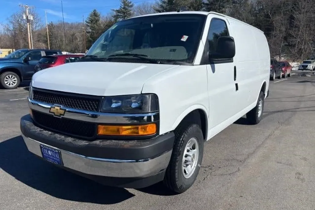 2025 Chevrolet Express Cargo 2500 Base photo 1
