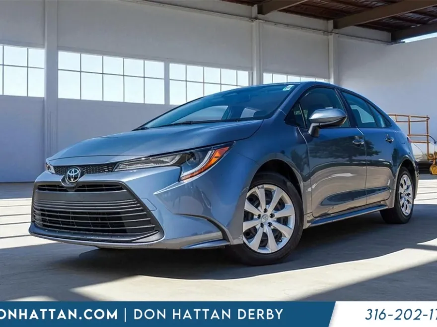 2023 Toyota Corolla LE photo 1