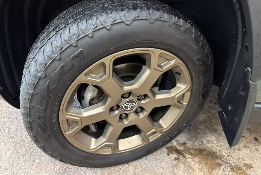 2024 Toyota RAV4 Hybrid photo 1
