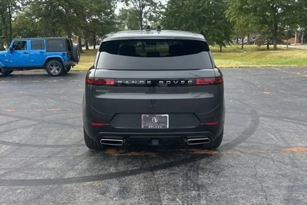 2024 Land Rover Range Rover Sport SE photo 1
