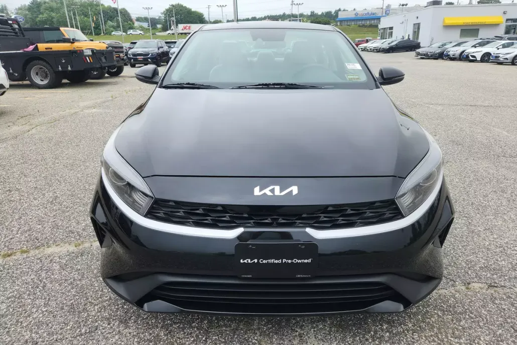2022 Kia Forte LXS photo 1