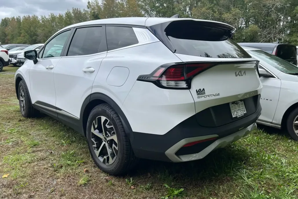2023 Kia Sportage EX photo 1