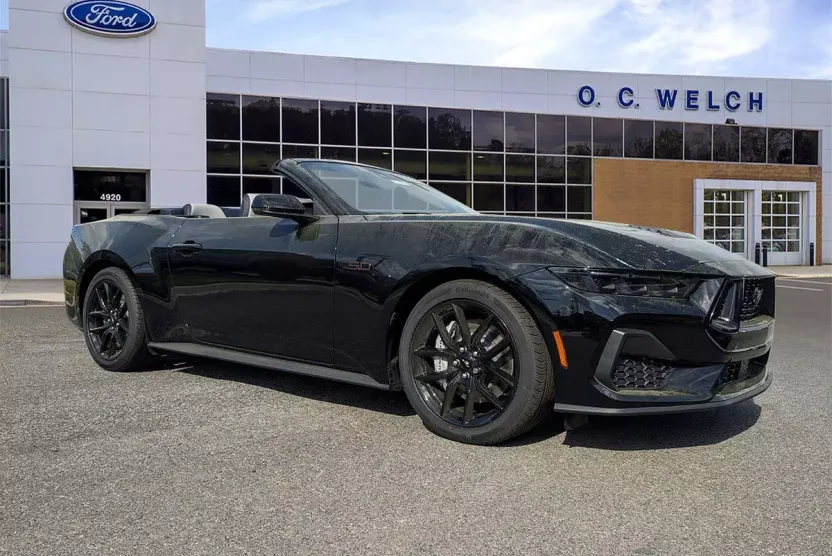 2025 Ford Mustang GT Premium Convertible photo 1