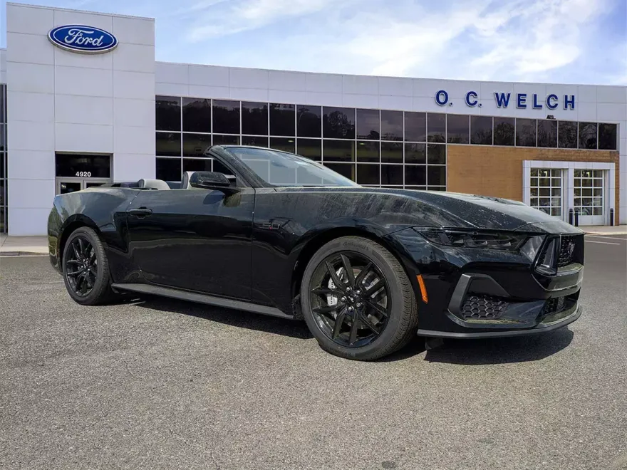 2025 Ford Mustang GT Premium Convertible photo 1