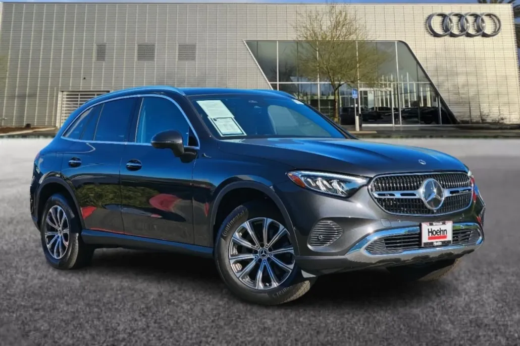 2024 Mercedes Benz GLC 300 4MATIC photo 1