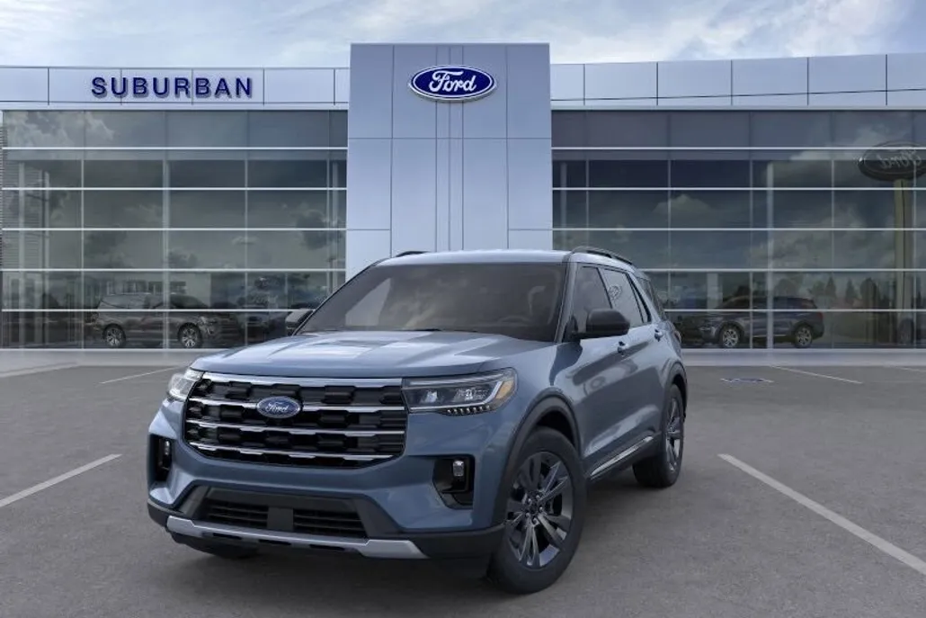 2025 Ford Explorer photo 1