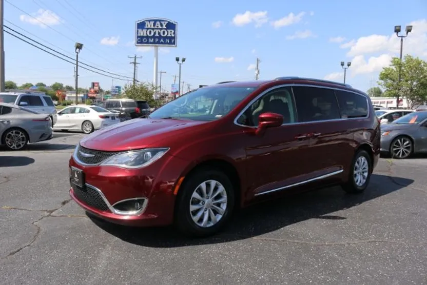 2018 Chrysler Pacifica Touring Plus photo 1