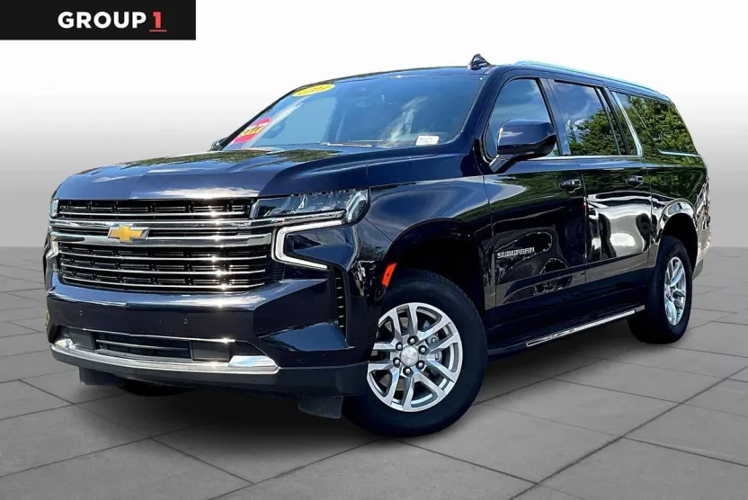 2023 Chevrolet Suburban LT photo 1