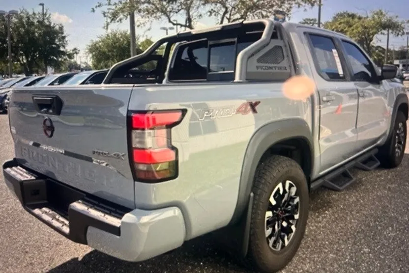 2022 Nissan Frontier PRO-4X photo 1