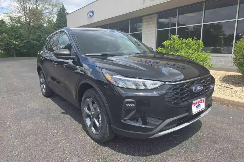 2025 Ford Escape ST-Line photo 1