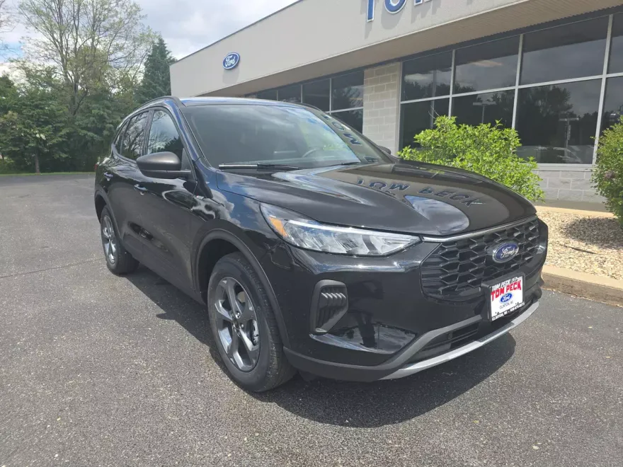 2025 Ford Escape ST-Line photo 1