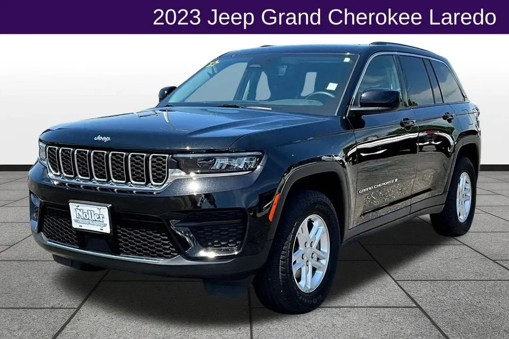 2023 Jeep Grand Cherokee Laredo photo 1