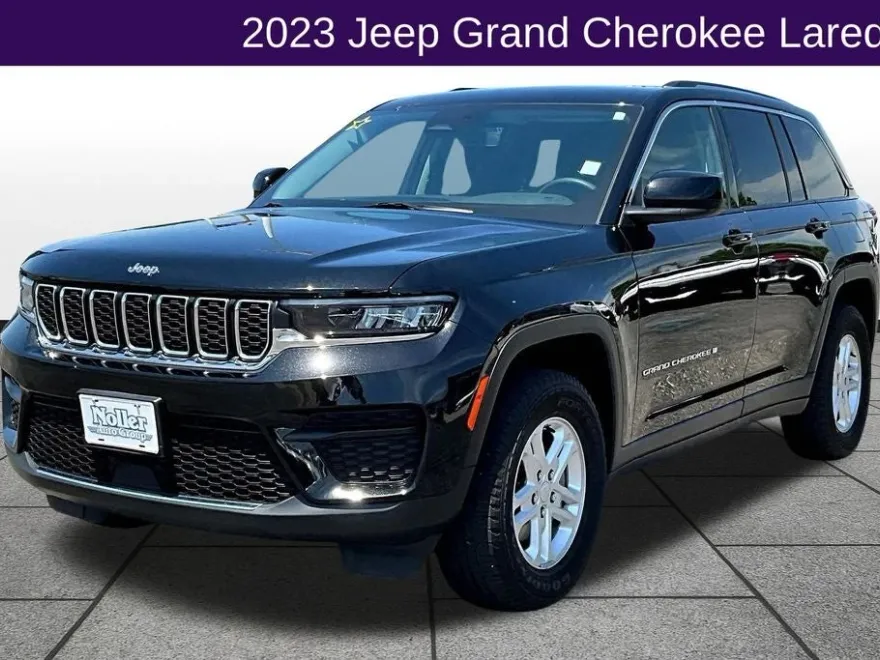 2023 Jeep Grand Cherokee Laredo photo 1
