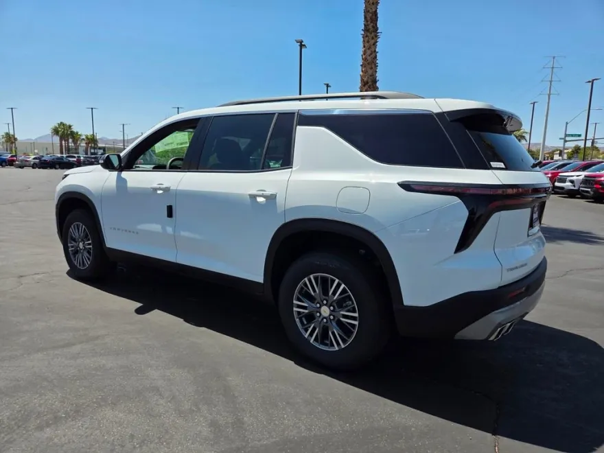 2025 Chevrolet Traverse photo 1