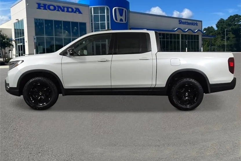2025 Honda Ridgeline Black Edition photo 1