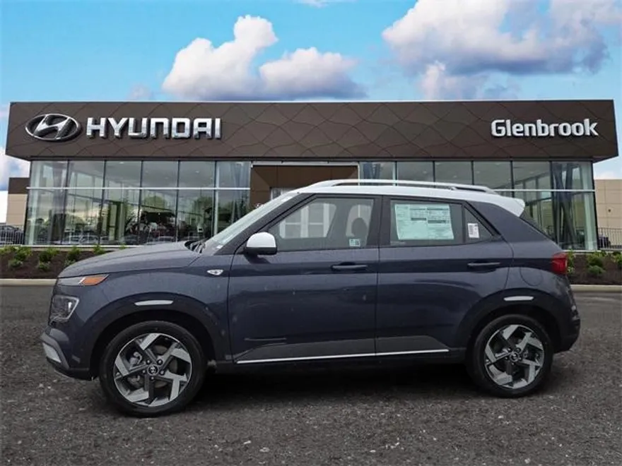2025 Hyundai Venue Limited photo 1